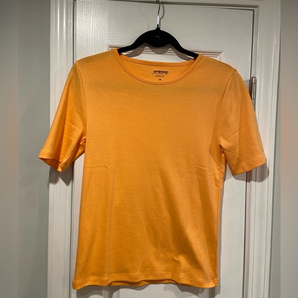 NWOT J. Crew Size M Perfect Fit Tee Shirt Short Sleeve Cotton Crew Orange - Picture 1 of 11